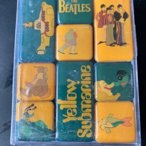 The Beatles "Yellow Submarine" Magneter sæt i flot æske. 9 stk